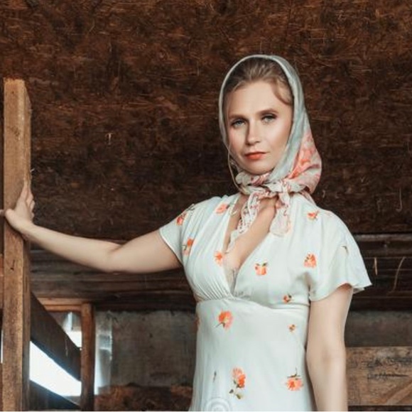 Meet your Posher, Lisa - Picture 1 of 1